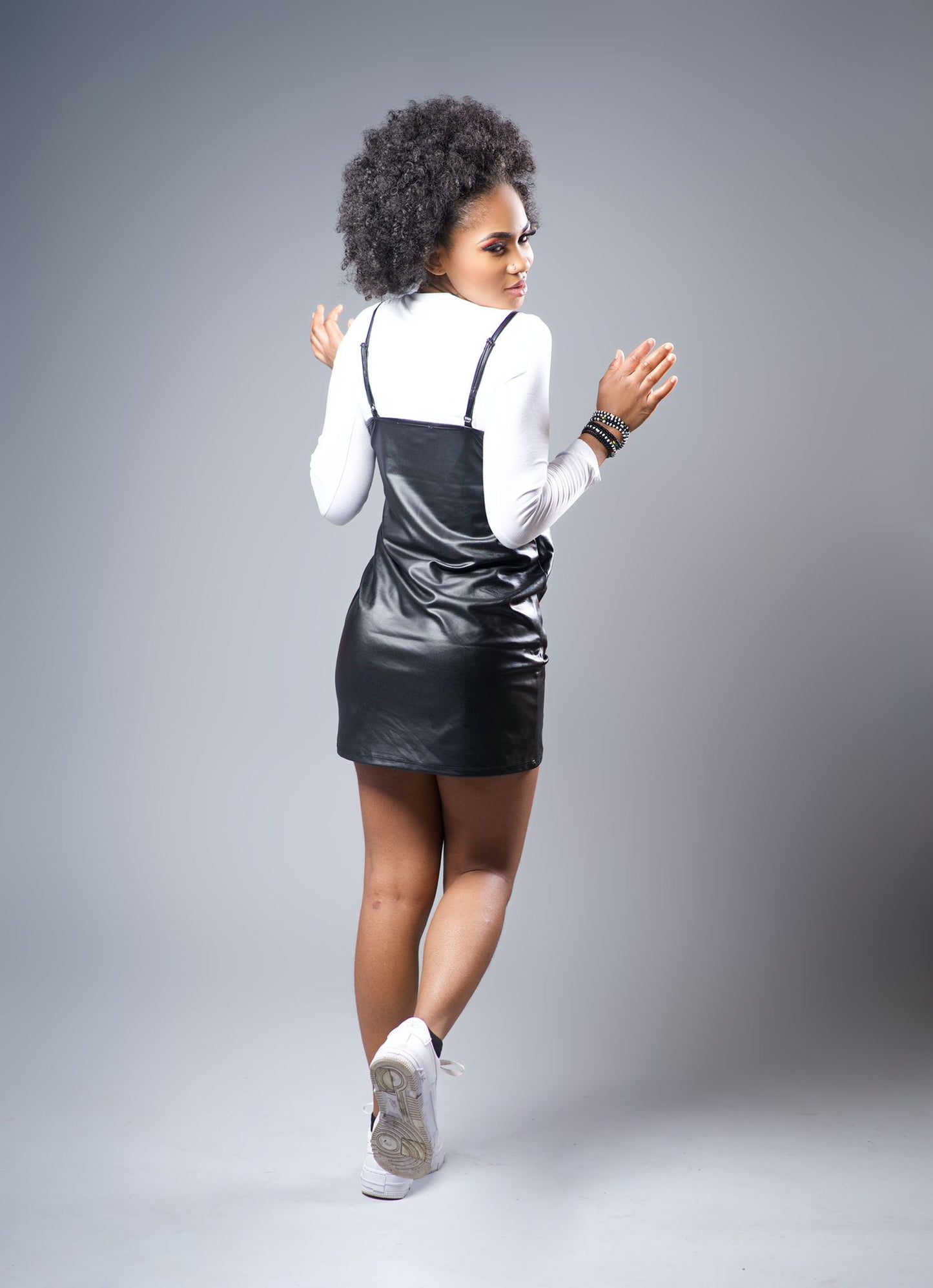 Sleeve less dress